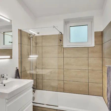 Morgentau By Interhome * Lembruch